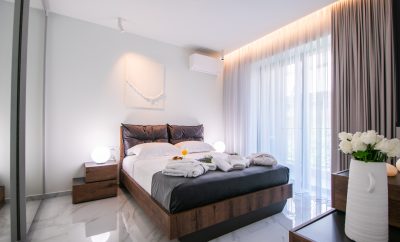 Oikos luxury central apartment